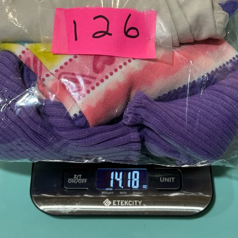 Size‎ 3Toddler Lot Of 4 - 1 Jeans, 1 Sweater, 1 Sweatshirt, 1 Socks